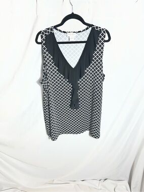 Elan + Grace 3X Black White Geometric Sleeveless Ruffle Blouse Plus Size